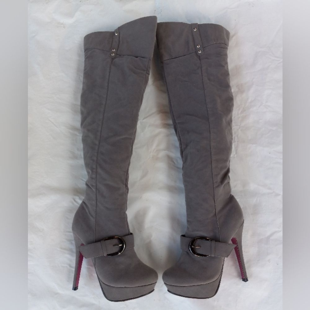 Ami Clubwear Gray Knee-High Side-Zip Boots Size 6.5W